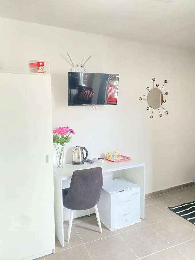 Quarto Nº6 Maria Bonita- Central Praia 0*,